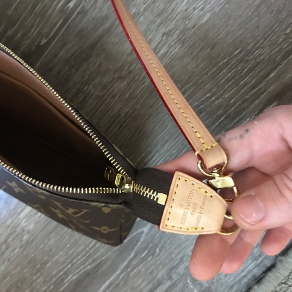 Louis Vuitton Pouchette - Picture 2 of 5